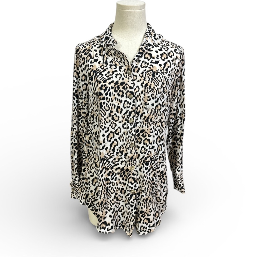 Chico's Animal Print Button Down Blouse women’s size 0 (US size 4) (G12)
